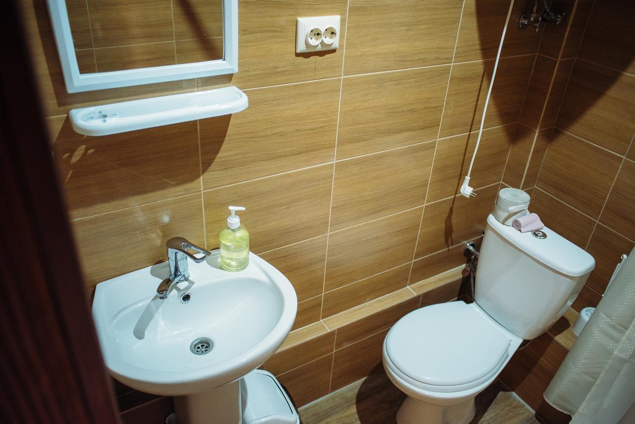 Hotel Zarichna à Drogobych Extérieur photo