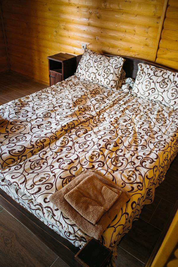 Hotel Zarichna à Drogobych Extérieur photo